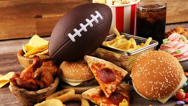 Fast Food Deals for the Super Bowl: Enjoy the Game with Delicious Meals!